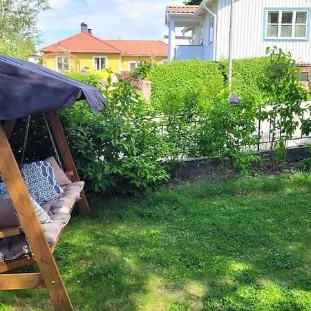 Sparkling Newly Built House Close To City & Nature Stockholm Exterior photo