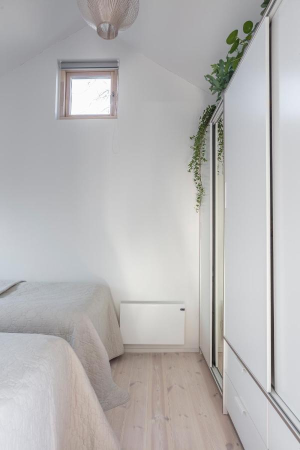 Sparkling Newly Built House Close To City & Nature Stockholm Exterior photo