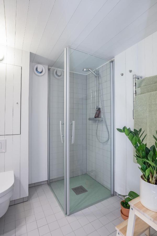 Sparkling Newly Built House Close To City & Nature Stockholm Exterior photo