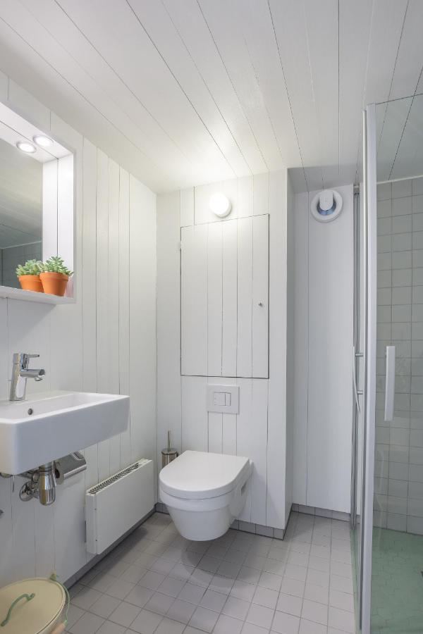 Sparkling Newly Built House Close To City & Nature Stockholm Exterior photo